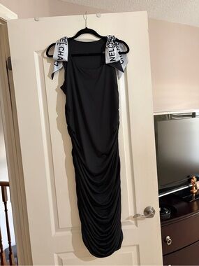 SL Fashions, Ladies Black & White Bodycon Dress/Branded Bows. NEW. Size XL